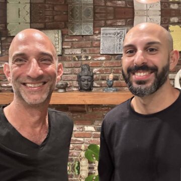 587. 4Qs with Ari Flesch